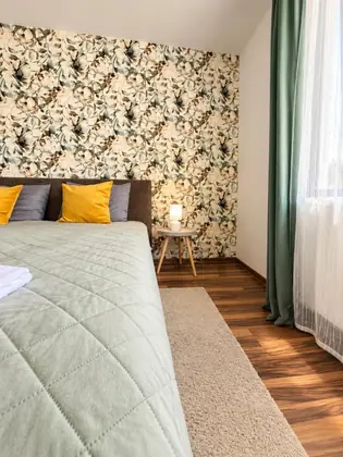 Camera triplă